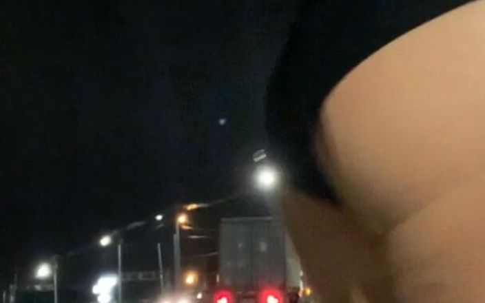 CindieLove: Zcela závislá exhibicionistka Crossdressing děvka