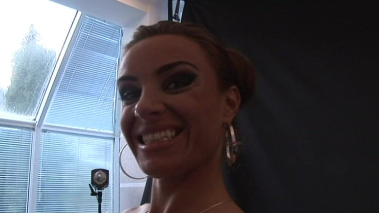 MILF and Big Wet Tits XXX: Blond MILF Z Dużymi Mokrymi Piersiami Zostaje Ostro Wyruchana... Wielokrotne...