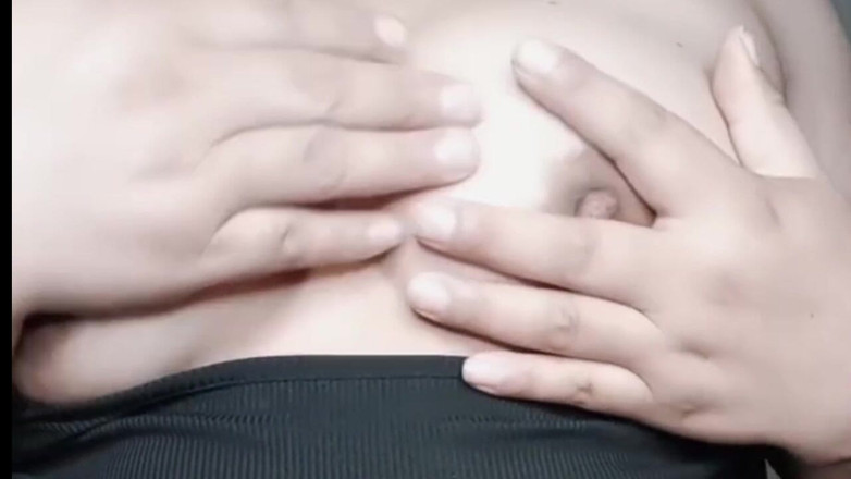 Sofixxx: Molliges mädchen will schwanz spielen mit ihren dicken titten