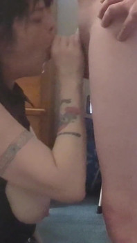 Dawn fru suger kuk, med sin droppande fitta och låter Chaz använda sin fitta och sperma är över det.