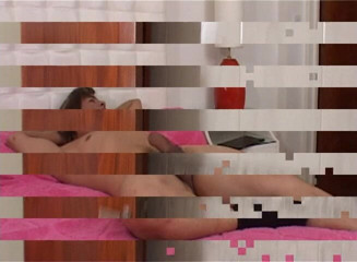 Chicks with Dix: Блондинка-шмель принимает большой хуй