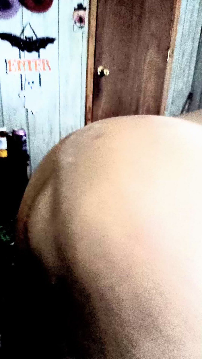 HerculesnVENUS: 我只想射在你的屁股上