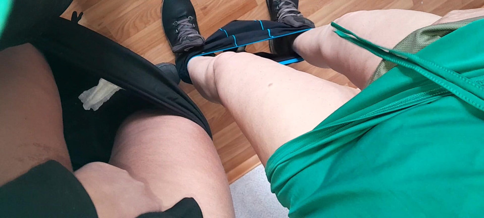 Lesbian-candys: Trei studente s-au adunat împreună într-o sală de conferințe goală în timpul unei...