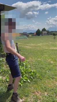Майк посещает гетероженого фермера, и он трахает его лицо в сарае, пока он не кончит на его лицо - 5-й визит -