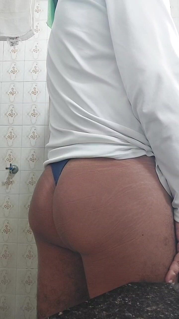 Ladysilvas: Velmi zlobivá Ladysilva si hraje se svým sexy zadkem