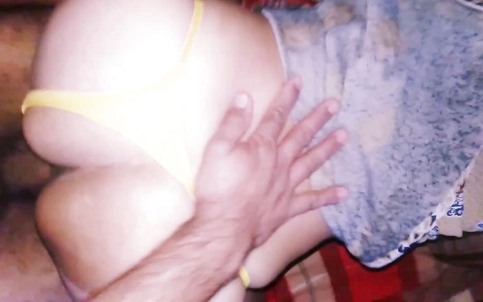I&#039;m hot: बड़ी गांड वाली बर्मी नेपाली सेक्सी लड़की डॉगी स्टाइल में चुदाई कर रही है