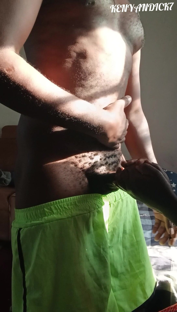 Kenyan Dick: 我的隔壁新邻居喜欢坚硬的黑人鸡巴插入她的阴户