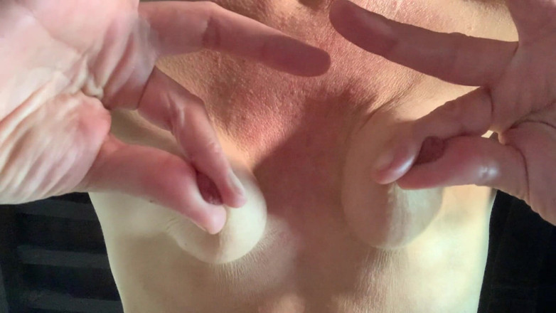 Lolacam: 小さなおっぱいロングニップ