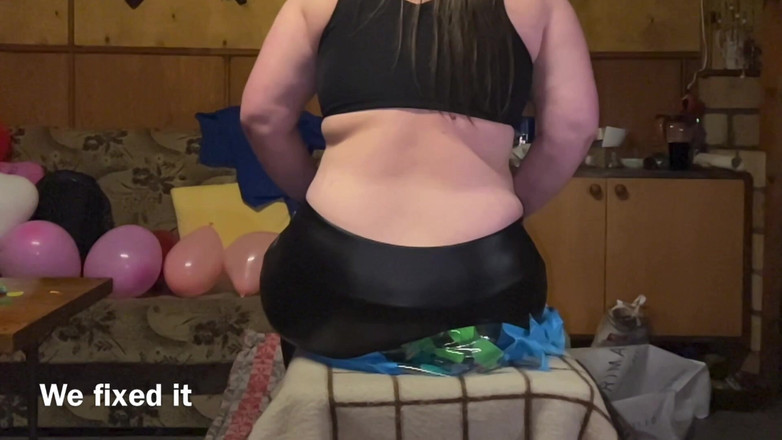 BeachBallsDuo: Weve a cassé une table ! Couple de 190 kg vs 9 grosses...