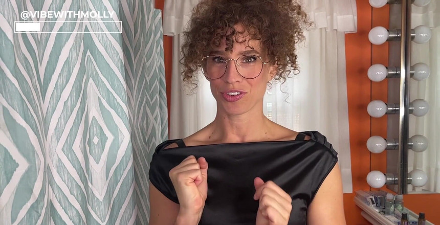 VibeWithMommy: Židovská macecha se odplíží od manžílka na párty, aby natočila...