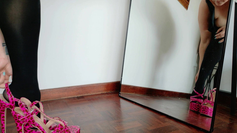 Kinky Lyrical: Welke hakken zien er het beste uit? Zwart nylon