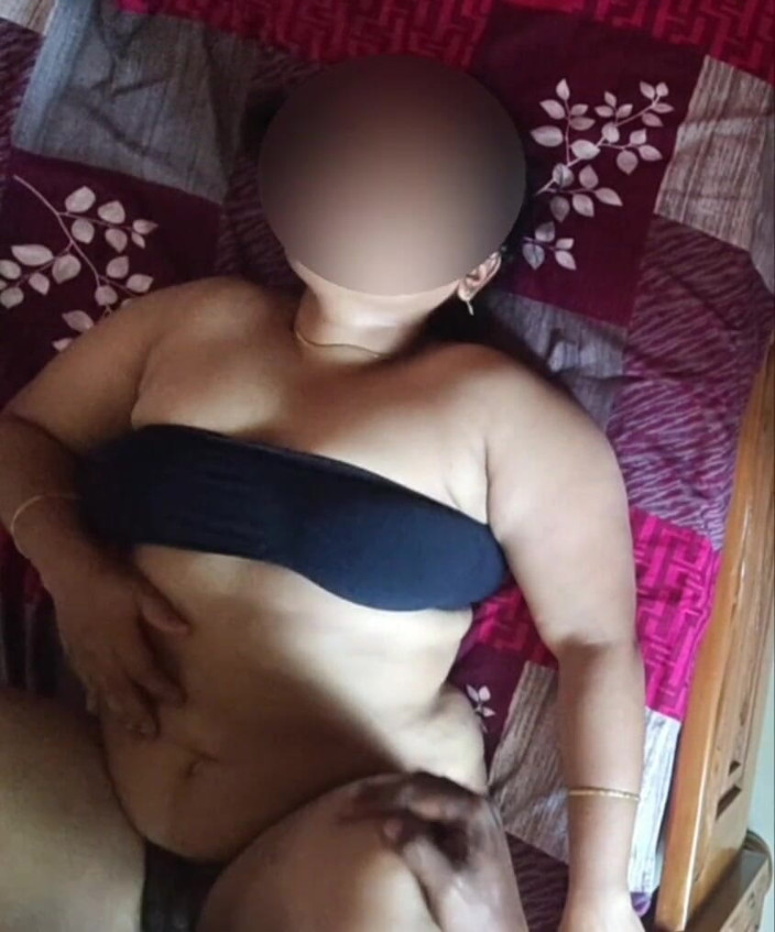 Black & white desicat: Hot Mallu Aunty in Black Tube Top Big Juicy Tits...
