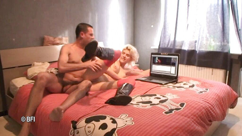 Naughty by nature in Holland: 拜访网络摄像头女郎