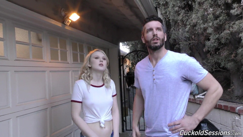 Cuckold Sessions: Lily Rader sessioni cuckold in una gangbang interrazziale