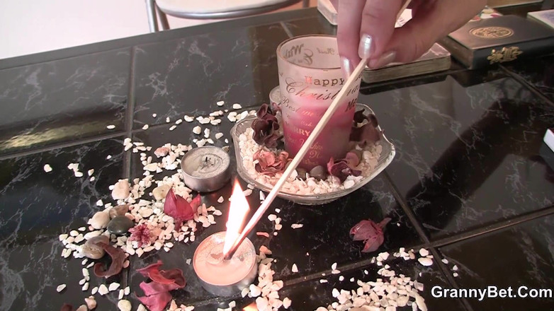 Granny Sluts: Гадалке повезло с толстым хуем