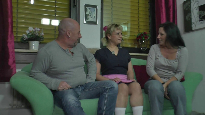 Mature Climax - 100% Mature Videos: परिपक्व वेश्याएं एक दूसरे की चूत चाट रही हैं और सख्त लंड द्वारा चुदाई कर रही हैं