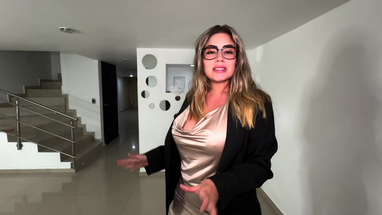 Sara Blonde: Agen Real Estat Kacau Oleh Klien Untuk Menjual Rumah - Sara...