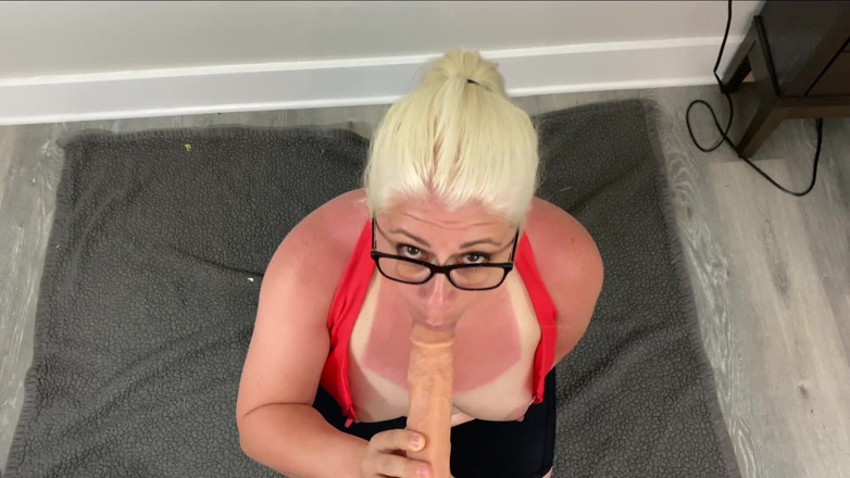 Curvy4urpleasure: Sarışın spor salonu orta yaşlı seksi kadın onu eve getirdiğinde...