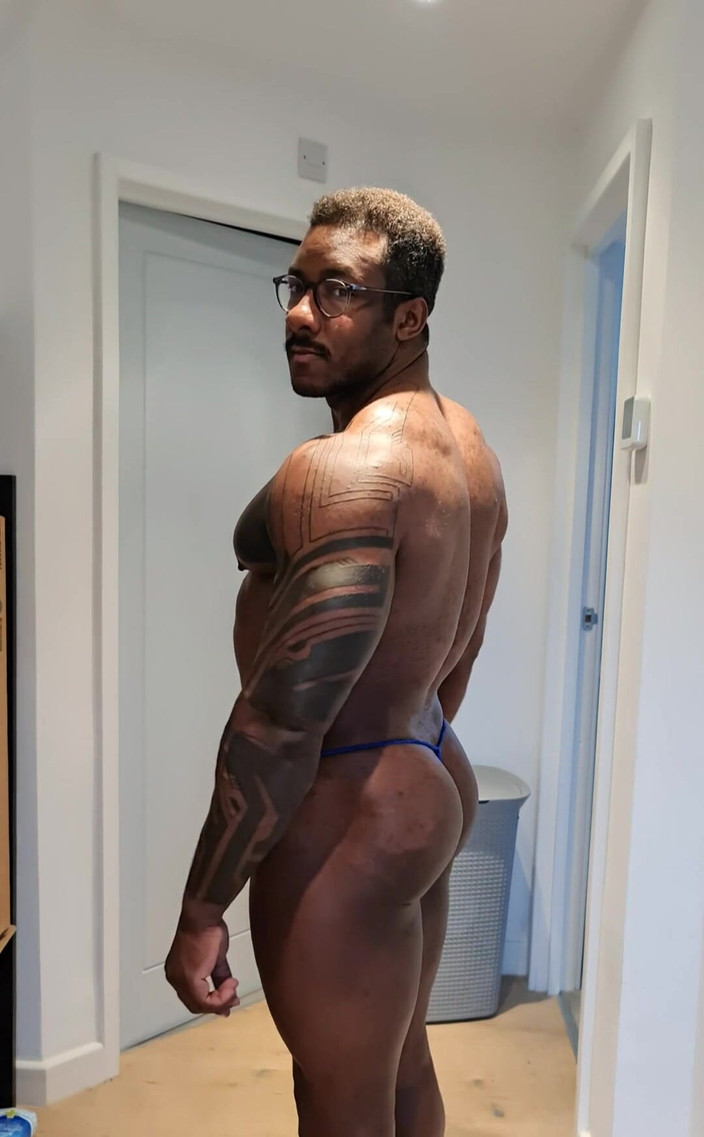 Amadeus: La prima cosa venerdì, spero di far piacere questi ragazzi.