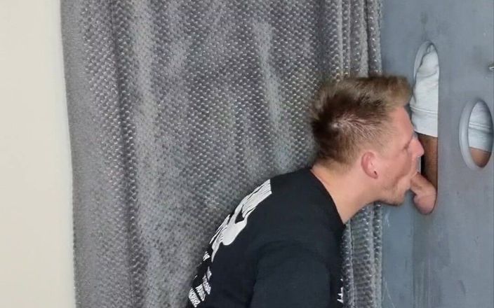 gaynaughtywelsh: Manžel mě sumčil v Gloryhole