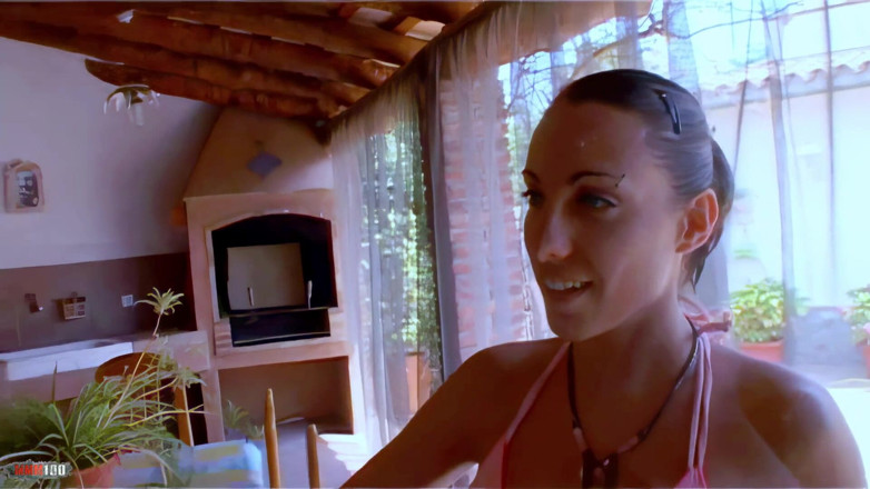 MMM100: Moana Mendez : Moana Mendez taille une super pipe à Mike Angelo