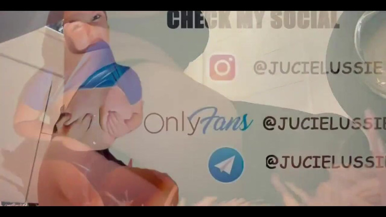 JuiceLussie: Teenie-mädchen neckt und masturbiert