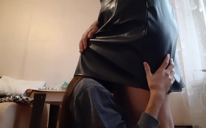 Lesbian-illusion: मैं अच्छे स्कोर के लिए अपने टीचर की चूत चाटता हूं