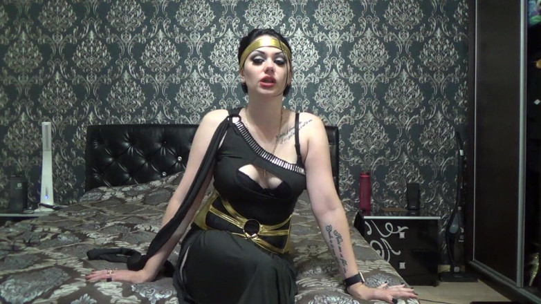 Goddess Misha Goldy: Je serai votre monde entier !