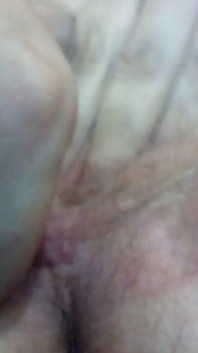 First Glimspe at Kush's Pussy