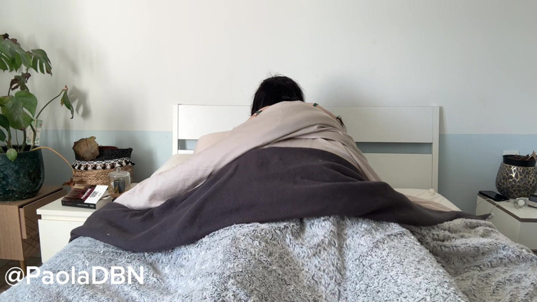 PaolaDbn: 침대에서 당해요