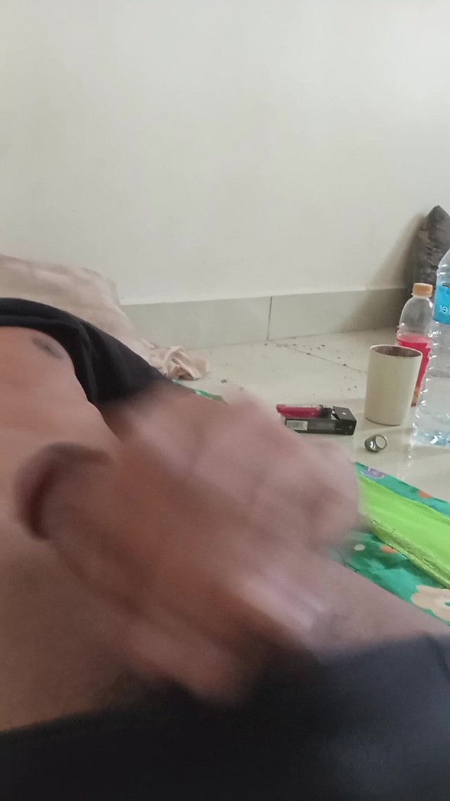Real Guy Jerk off Himself (Contol kers) Real Guy Jerk off Himself (Contol kers)