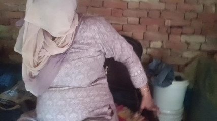 Bhabhi UP: Üvey annemi aramak çok eğleniyorum