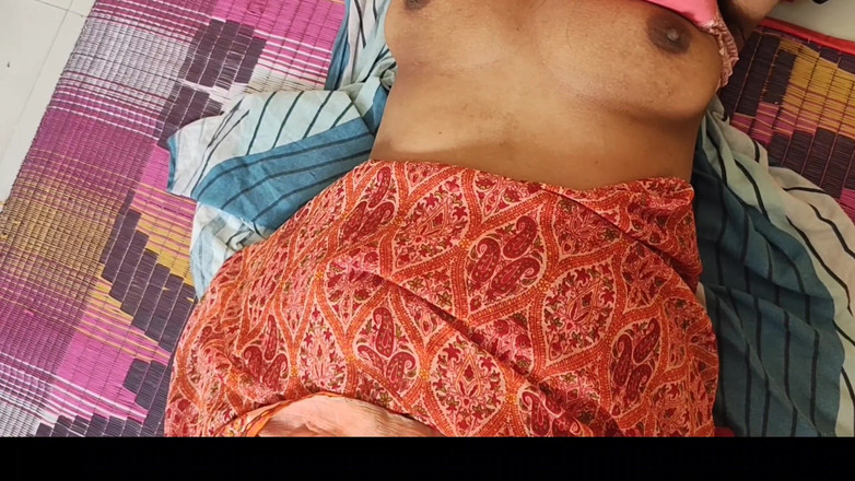 Mumbai Ashu: Stiefbruder fickte indische schöne schwiegerschwester nach der Anwendung von Öl