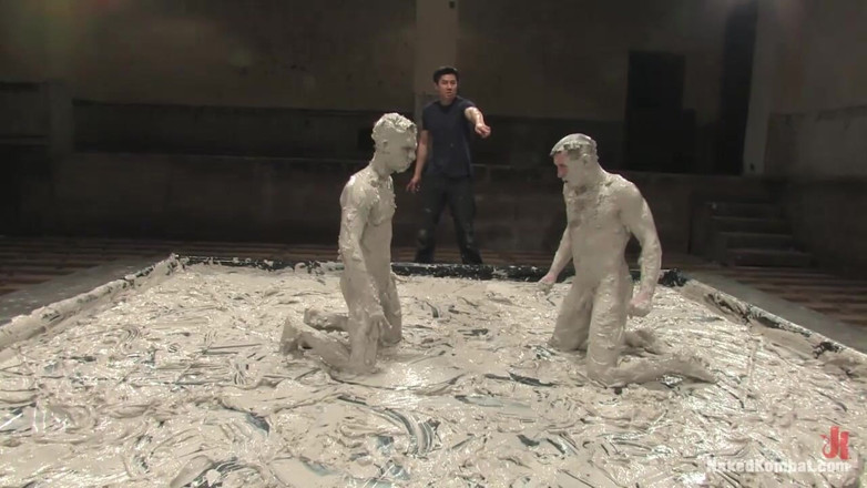 Naked Kombat: Дін Такер проти Джеймса Гамільтона грязьовий матч