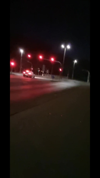 kinkygaynudist: Çıplak yürüyüş (yarak dışarı)