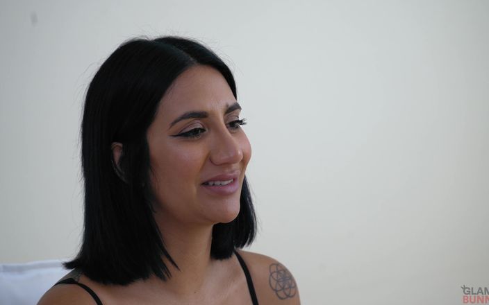 Glamour Bunnies: Mia Thind - vollständiges interview