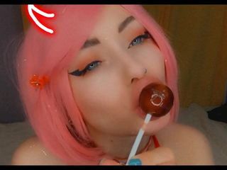 Dirty slut 666: Я обожаю сосать Lollipop и делать лицо Ahegao!