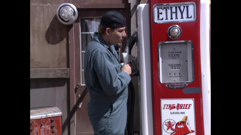 Pornobello: Una Giovane Rossa Vogliosa Di Cazzo Cavalca Il Grosso Cazzo...