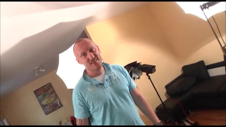 Purzel Official: Una Rubia Con Labios Finos