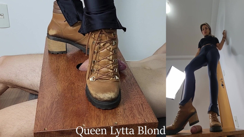 Queen Lytta ballbusting and cum lick: Queen Lytta Blond - Seksowne buty CBT Ep 6 - 2 kąty - CBT - deptanie...