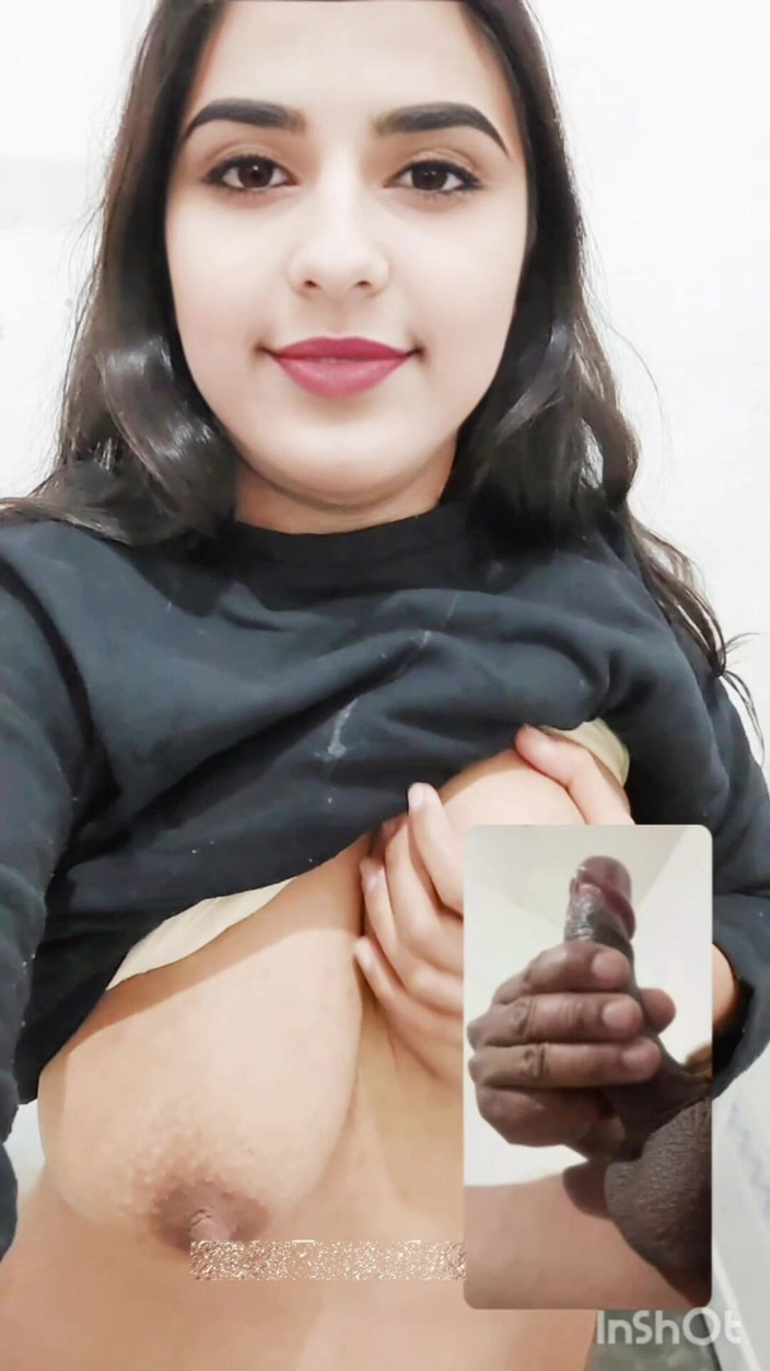 Naughty_Sana: कामुक सौतेली बहन व्हाट्सएप ऐप पर अपने पूर्व के साथ मास्टरबेटिंग कर रही है