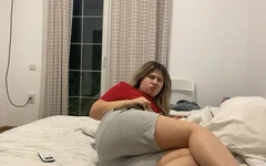 Relaxando enquanto peida e arrota