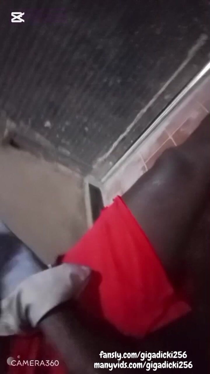 Hongi: Mama vitregă a fost atât de excitată, așa că a...