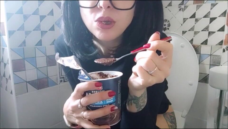 savannahamatoriale: Na wc ze mną