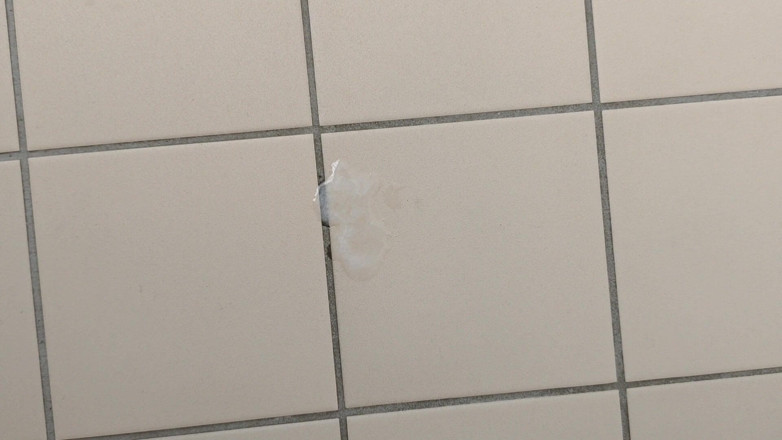 Bayer911: Weiße dünne virigin, unbeschnittener junge ohne hände, sperma