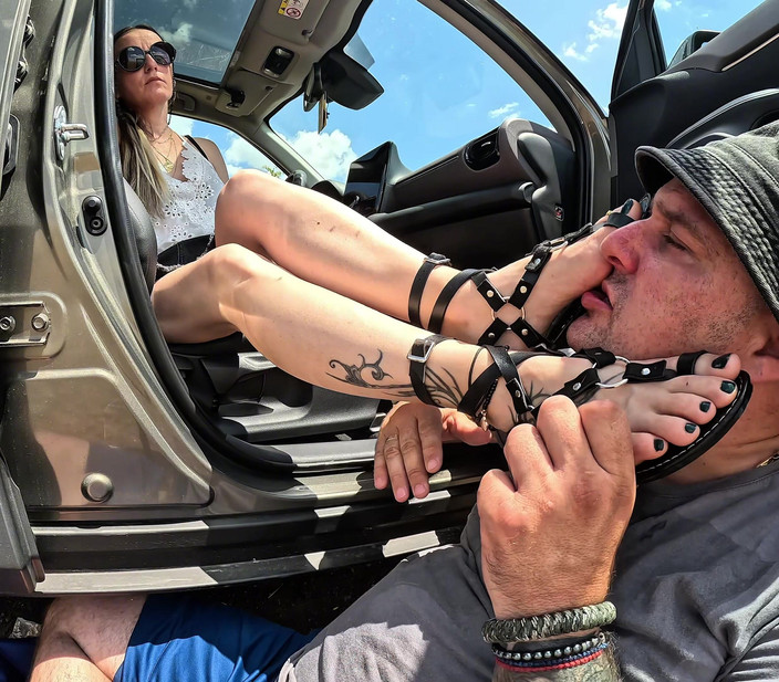 Mistressyammyboots: Il Tuo Posto È Qui Sotto