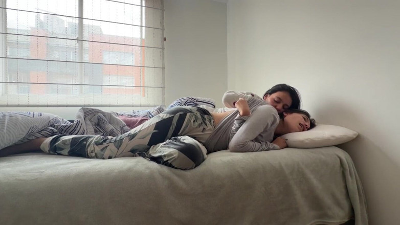 scarlettandc: Seks pagi antara lesbian