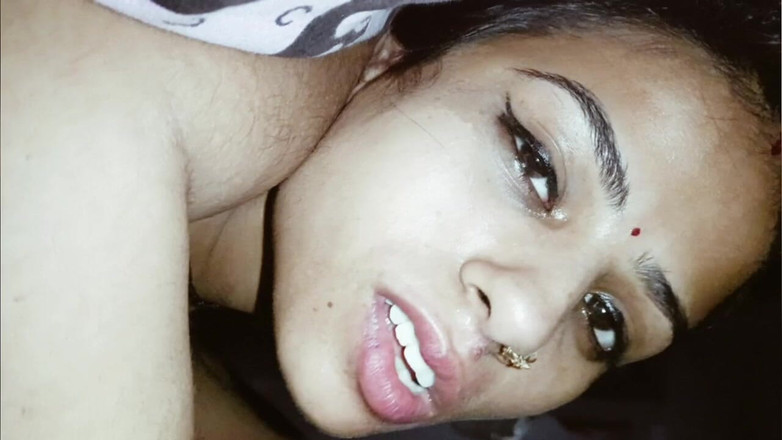 Hot Sis: 我饥渴的latika今天和继兄玩得很下流话，玩得很开心