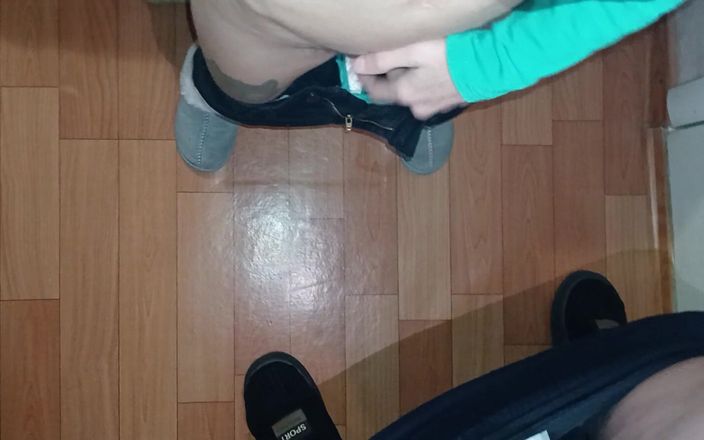 Lesbian-candys: Моя сводная сестра и я тайно мастурбируют