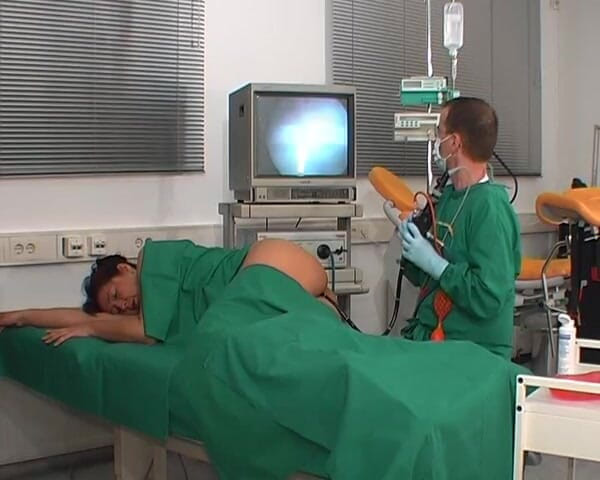 Rubber & Clinic Studio - 1ATOYS: Gynoフェチ - 大腸内視鏡検査肛門検査